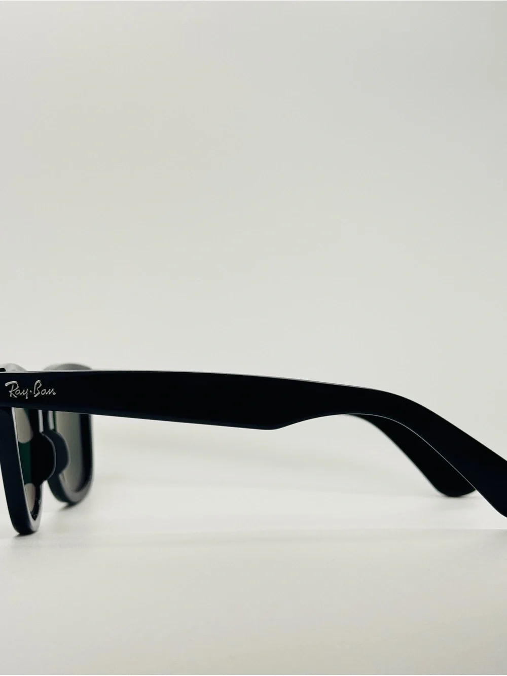 Ray-Ban RB2140 WAYFARER